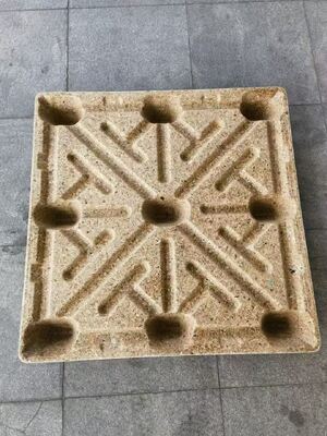 Pallet di legno pressato durevole con tasso di espansione inferiore al 5 percento, adatto per il trasporto a lunga distanza e interno